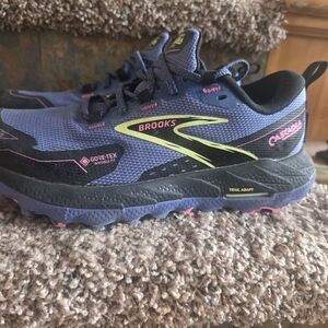 Brooks Cascadia Trail Running Shoes, Women's Size 8